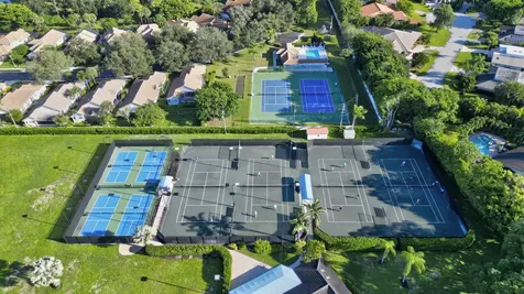 634 W Lakewoode Circle Delray Beach FL 33445