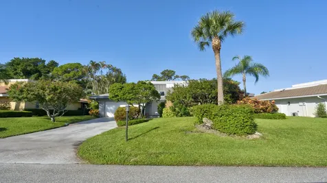 634 W Lakewoode Circle Delray Beach FL 33445