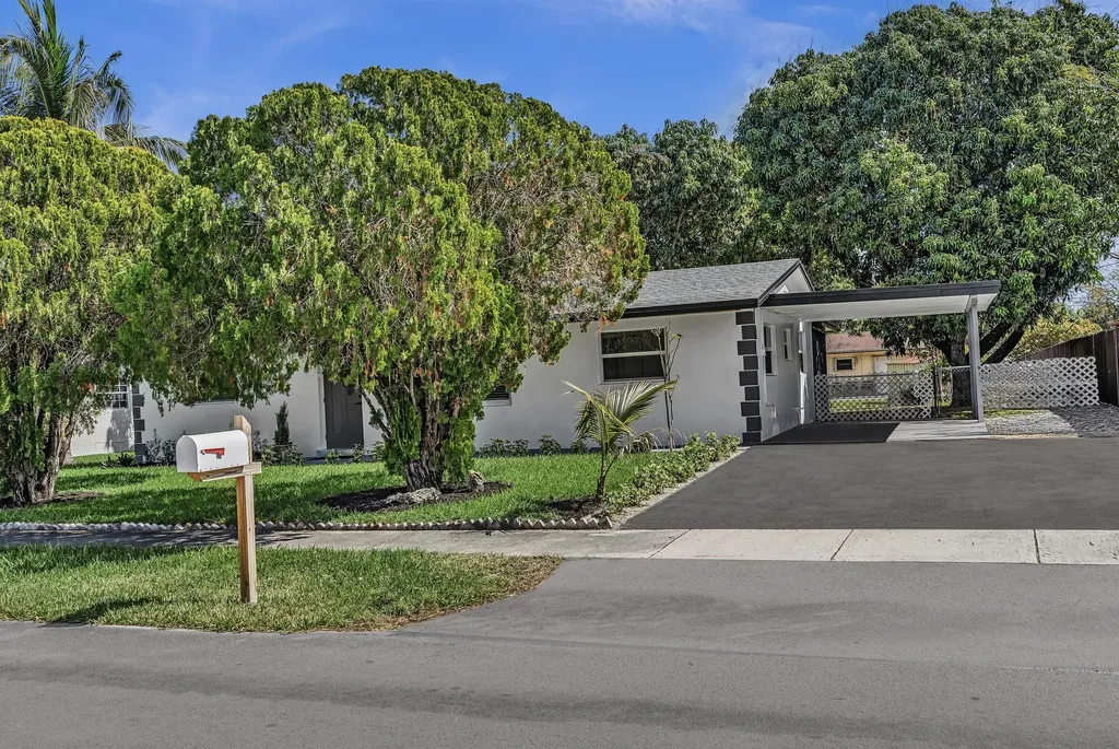 4040 Ne 4th. Avenue Deerfield Beach FL 33064