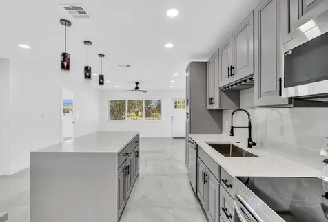 4040 Ne 4th. Avenue Deerfield Beach FL 33064