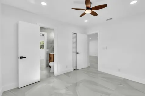 4040 Ne 4th. Avenue Deerfield Beach FL 33064