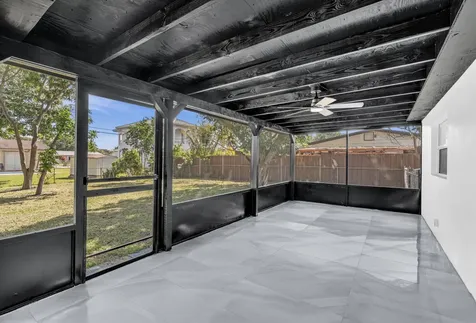 4040 Ne 4th. Avenue Deerfield Beach FL 33064