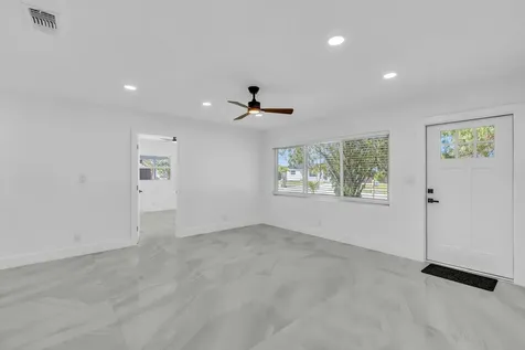 4040 Ne 4th. Avenue Deerfield Beach FL 33064