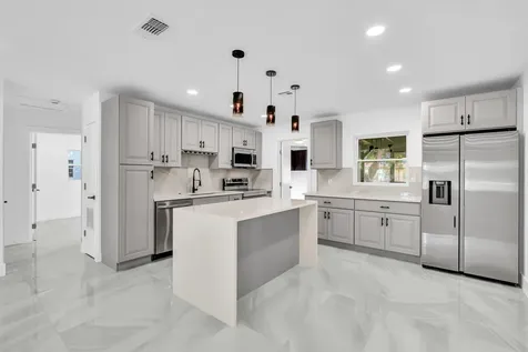 4040 Ne 4th. Avenue Deerfield Beach FL 33064