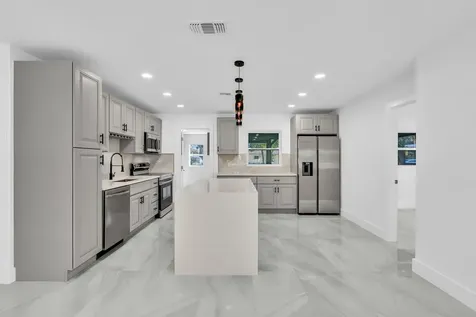 4040 Ne 4th. Avenue Deerfield Beach FL 33064