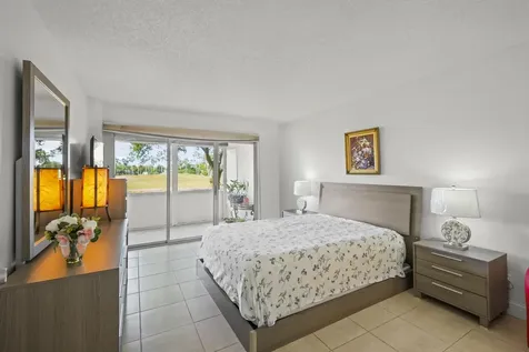 3871 Via Poinciana Lake Worth FL 33467