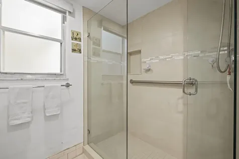 3871 Via Poinciana Lake Worth FL 33467