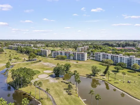 3871 Via Poinciana Lake Worth FL 33467
