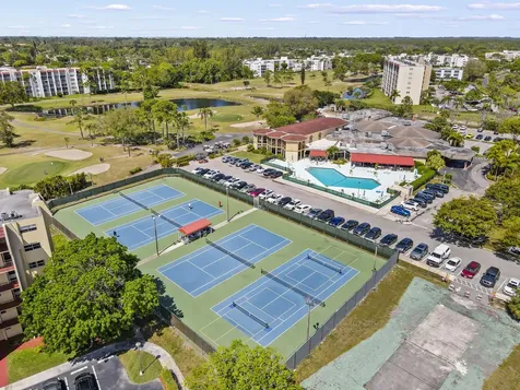 3871 Via Poinciana Lake Worth FL 33467
