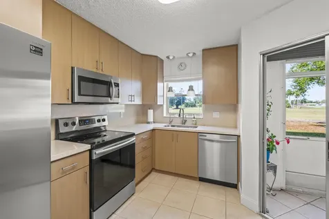 3871 Via Poinciana Lake Worth FL 33467