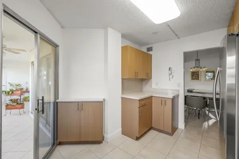 3871 Via Poinciana Lake Worth FL 33467