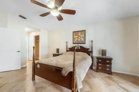 1710 N Lakefield North Court Wellington FL 33414