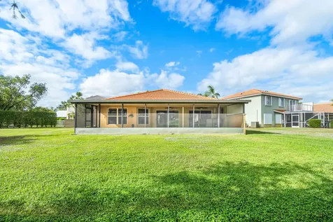 1710 N Lakefield North Court Wellington FL 33414