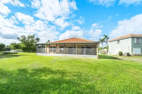 1710 N Lakefield North Court Wellington FL 33414
