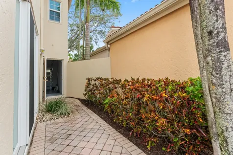 53 Via Del Corso Palm Beach Gardens FL 33418