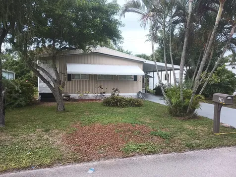 239 Cam Del Rio Port Saint Lucie FL 34952