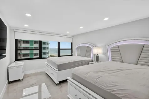5225 Collins Avenue Miami Beach FL 33140