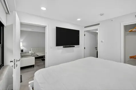 5225 Collins Avenue Miami Beach FL 33140
