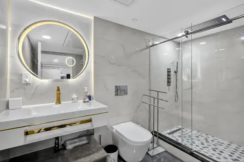 5225 Collins Avenue Miami Beach FL 33140