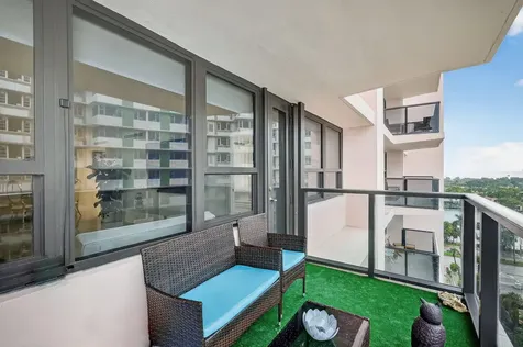5225 Collins Avenue Miami Beach FL 33140