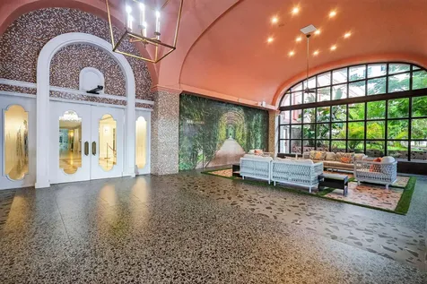 5225 Collins Avenue Miami Beach FL 33140