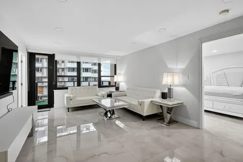 5225 Collins Avenue Miami Beach FL 33140