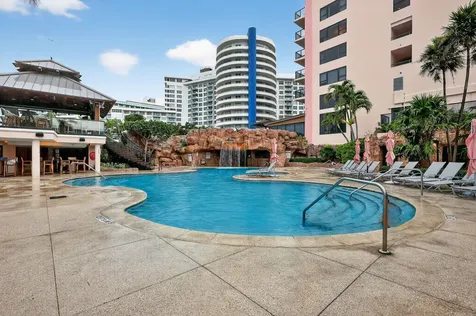 5225 Collins Avenue Miami Beach FL 33140