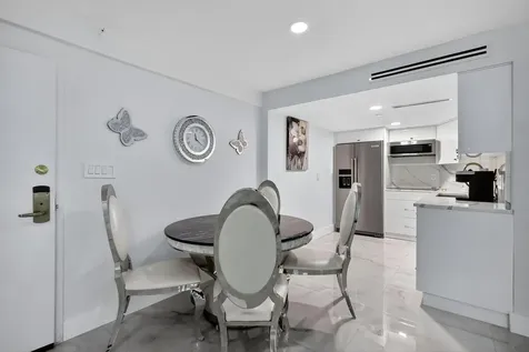 5225 Collins Avenue Miami Beach FL 33140