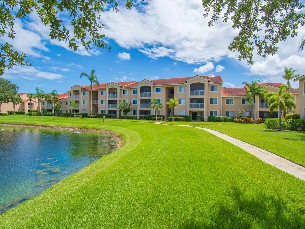 1590 S 42nd Circle Vero Beach FL 32967