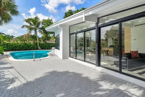7512 W Lake Drive Lake Clarke Shores FL 33406