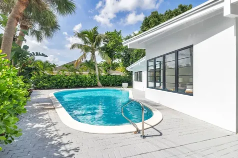 7512 W Lake Drive Lake Clarke Shores FL 33406