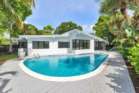 7512 W Lake Drive Lake Clarke Shores FL 33406