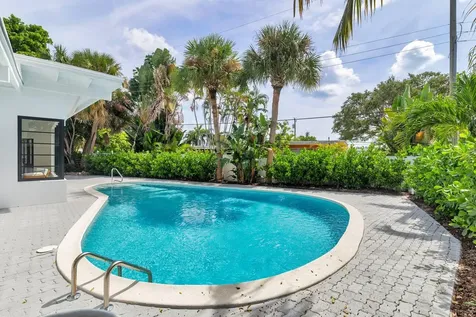 7512 W Lake Drive Lake Clarke Shores FL 33406