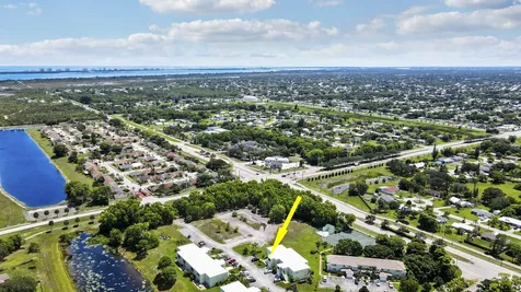 2129 Se Wild Meadow Circle Port Saint Lucie FL 34952