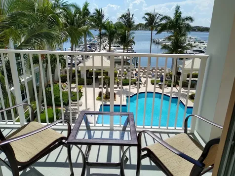 806 E Windward Way Lantana FL 33462