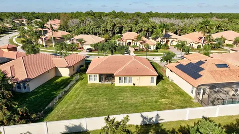 827 Sw Grand Reserves Boulevard Port Saint Lucie FL 34986