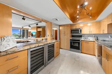 2480 Presidential Way West Palm Beach FL 33401