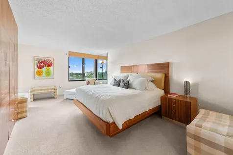 2480 Presidential Way West Palm Beach FL 33401
