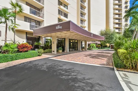 2480 Presidential Way West Palm Beach FL 33401