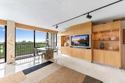 2480 Presidential Way West Palm Beach FL 33401