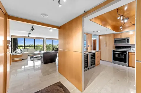 2480 Presidential Way West Palm Beach FL 33401