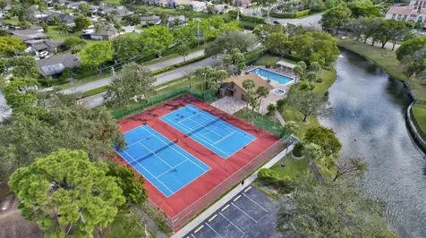 7610 Nw 79th Avenue Tamarac FL 33321