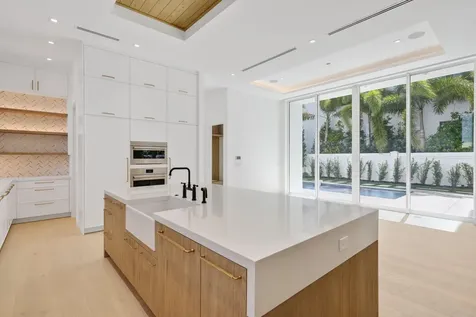 320 Grove Place Delray Beach FL 33444
