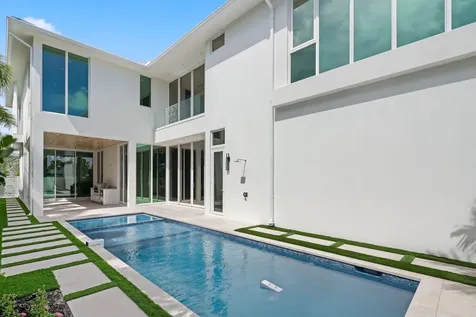 320 Grove Place Delray Beach FL 33444