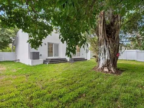 533 Nw 16th Avenue Fort Lauderdale FL 33311
