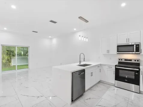 533 Nw 16th Avenue Fort Lauderdale FL 33311