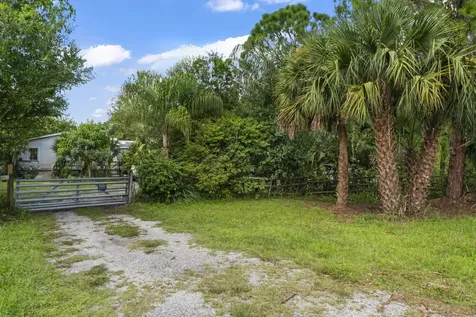 5710 E Tangerine Lane Okeechobee FL 34972