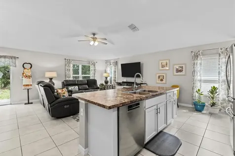 5815 Nw Pine Trail Circle Port Saint Lucie FL 34983