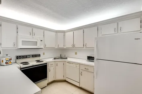 122 Lake Pine Circle Greenacres FL 33463