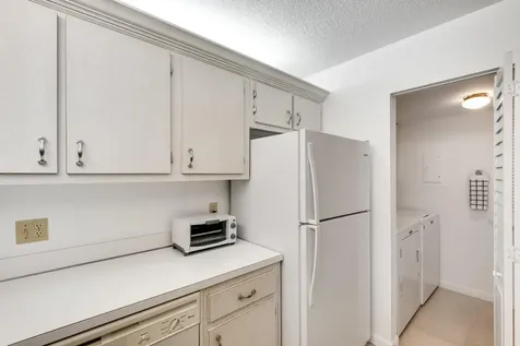 122 Lake Pine Circle Greenacres FL 33463